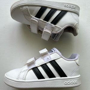 Adidas Unisex-Child Grand Court (Size 6 Toddler) Sneaker